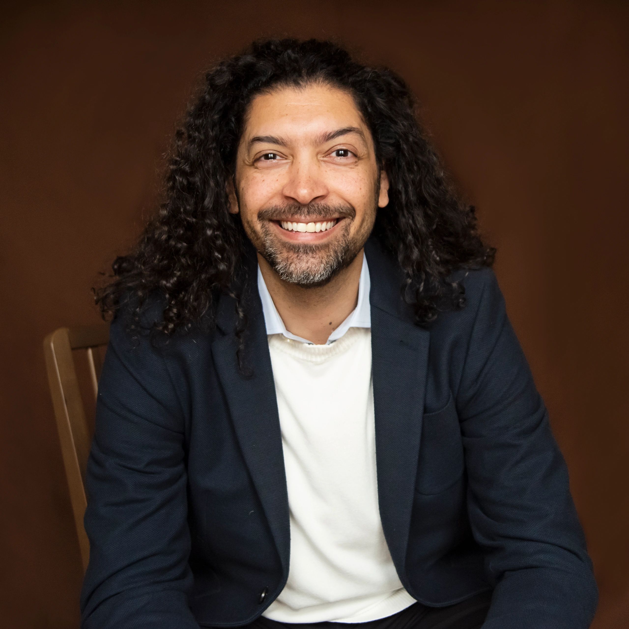 Professional portrait representing platform experience